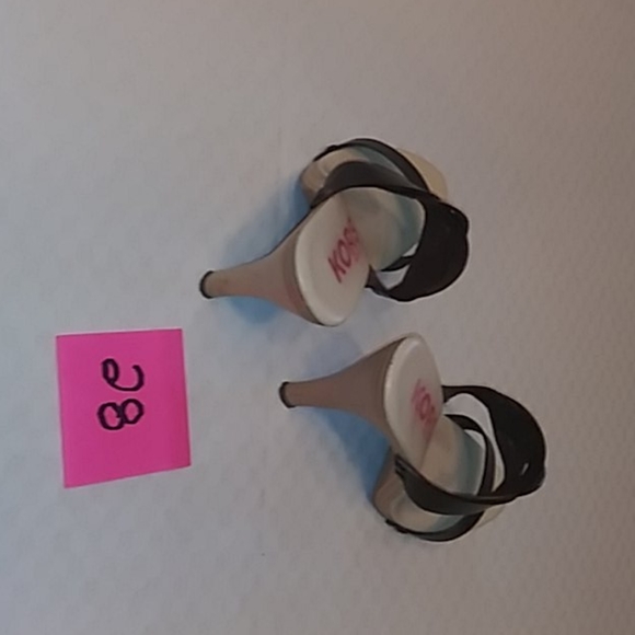 Heels - Picture 2 of 3